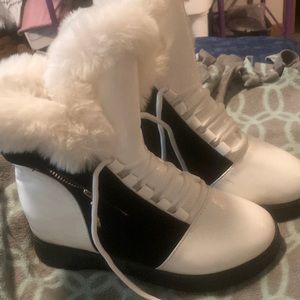 Winter boots.new never worn